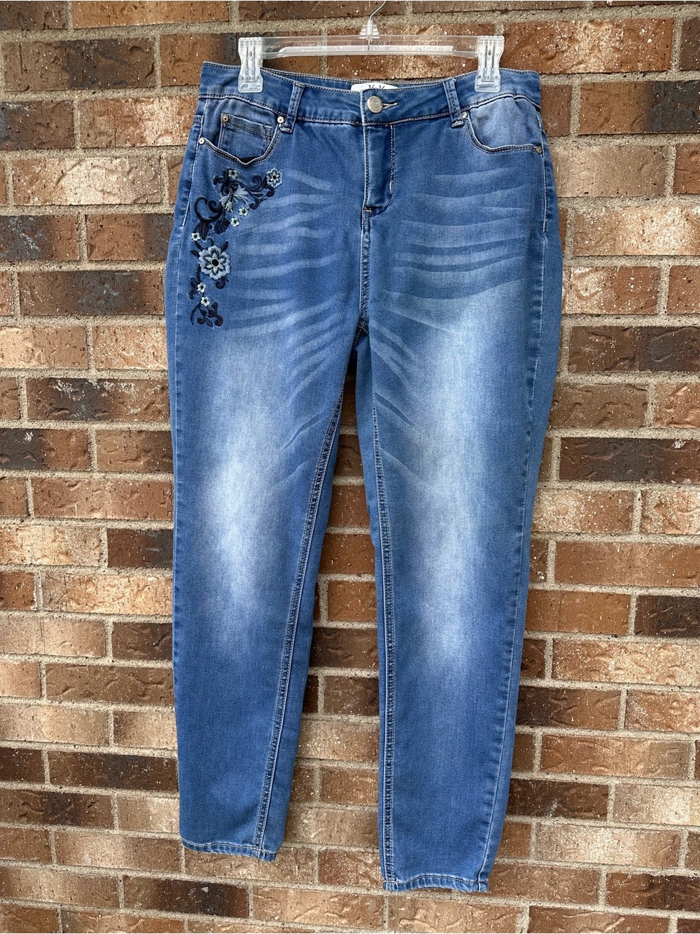 Women's Blue Embroidered Slim Jeans, sz. 10